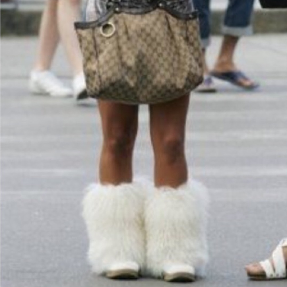 10 Cozy Faux Fur Mid Calf Winter Tread Flat Boots - Picture 3 of 9